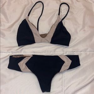 Black/White Acacia Set